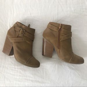LC Lauren Conrad booties